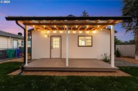 7027 SE Gladstone St, Portland, OR 97206