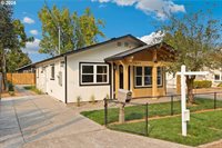 7027 SE Gladstone St, Portland, OR 97206