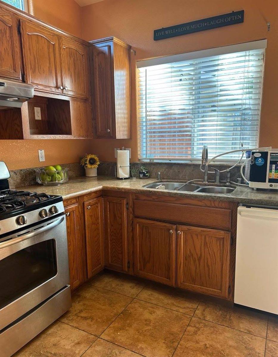 7440 High Point Lane, Sacramento, CA 95842