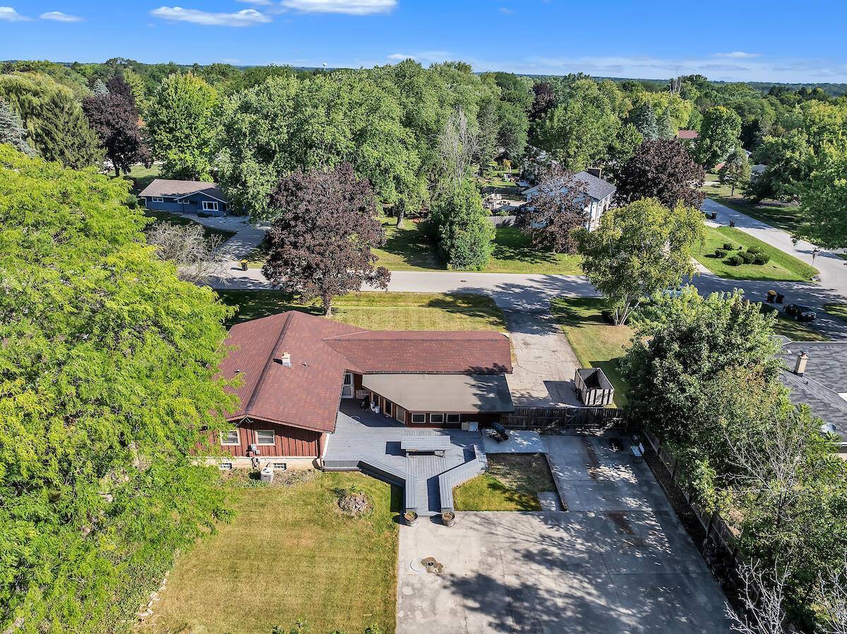 6411 West Cloverleaf Ln, Brown Deer, WI 53223