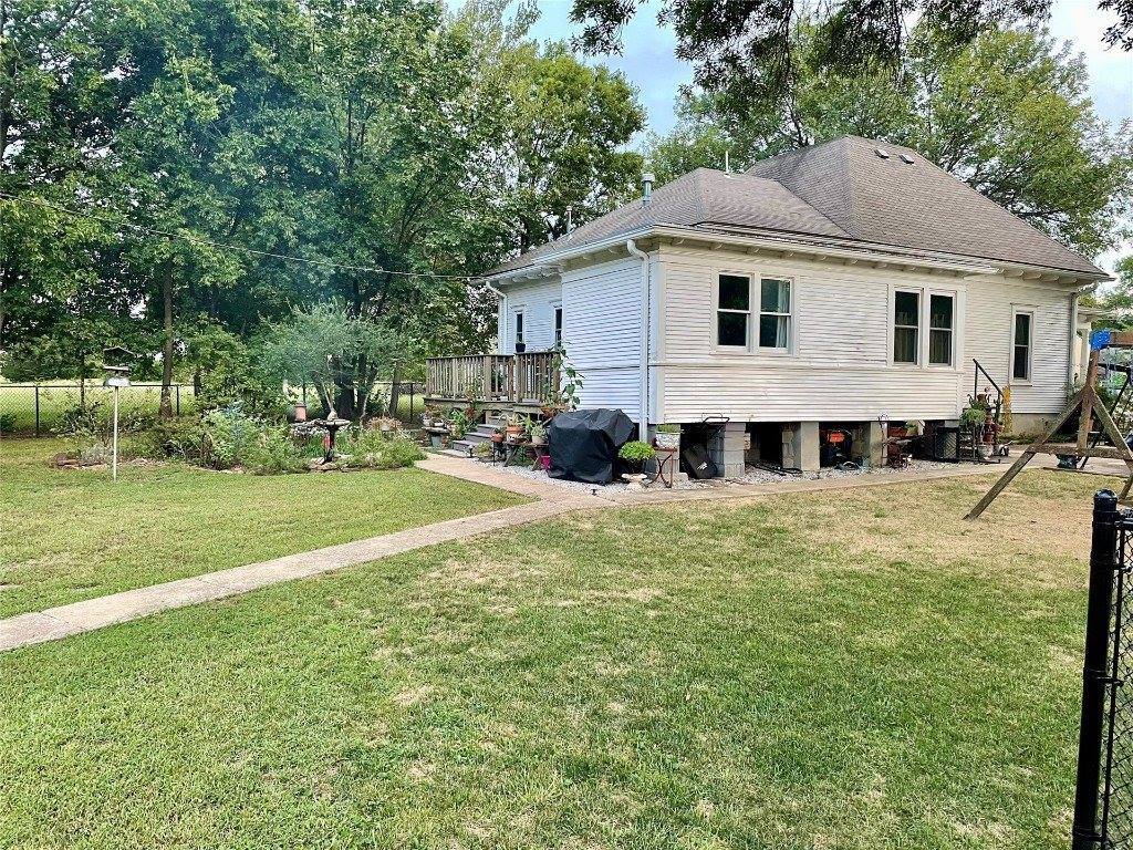 211 East 17th Street, Mounds, OK 74079