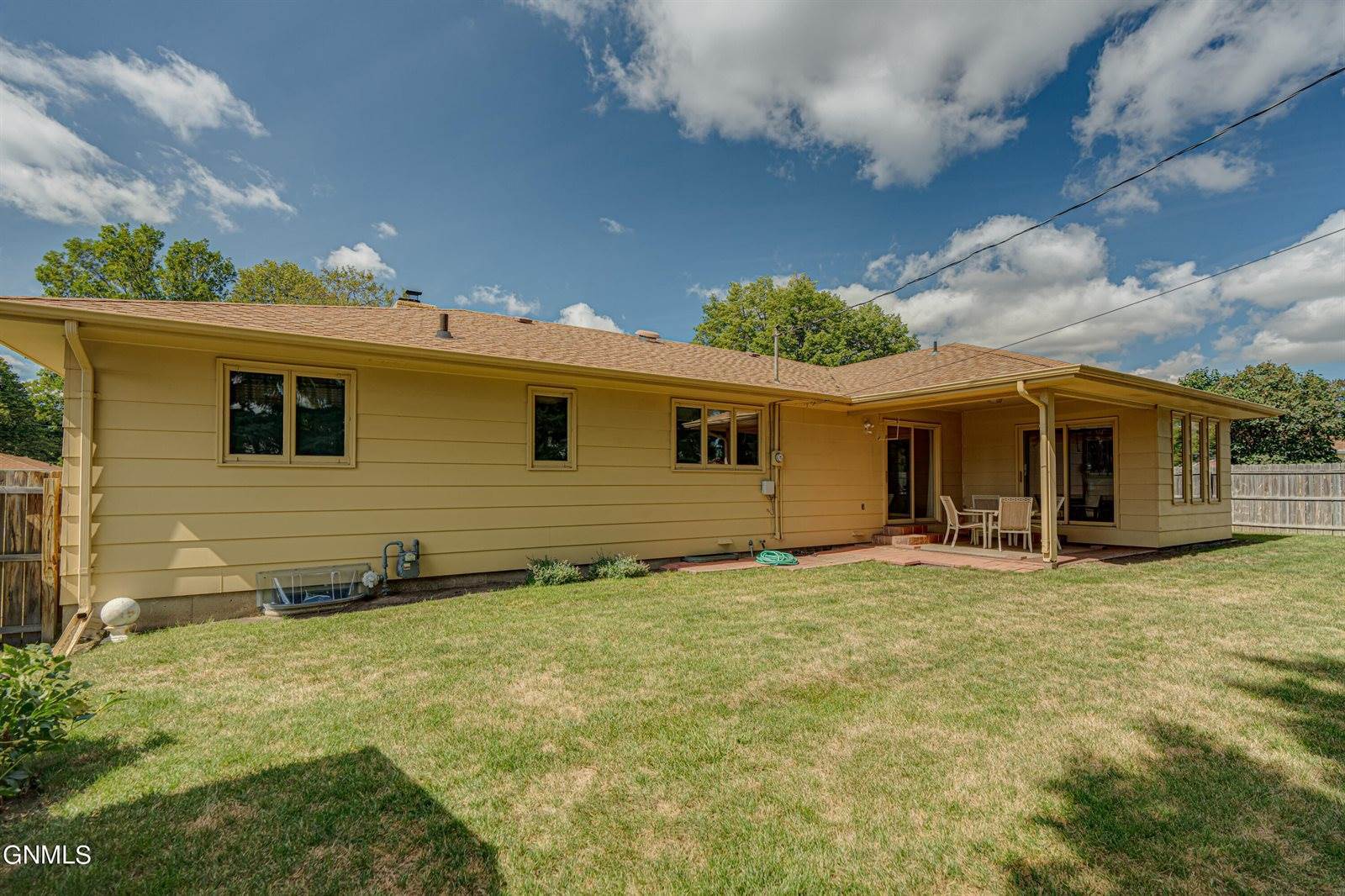 2109 2nd Street North, Bismarck, ND 58501