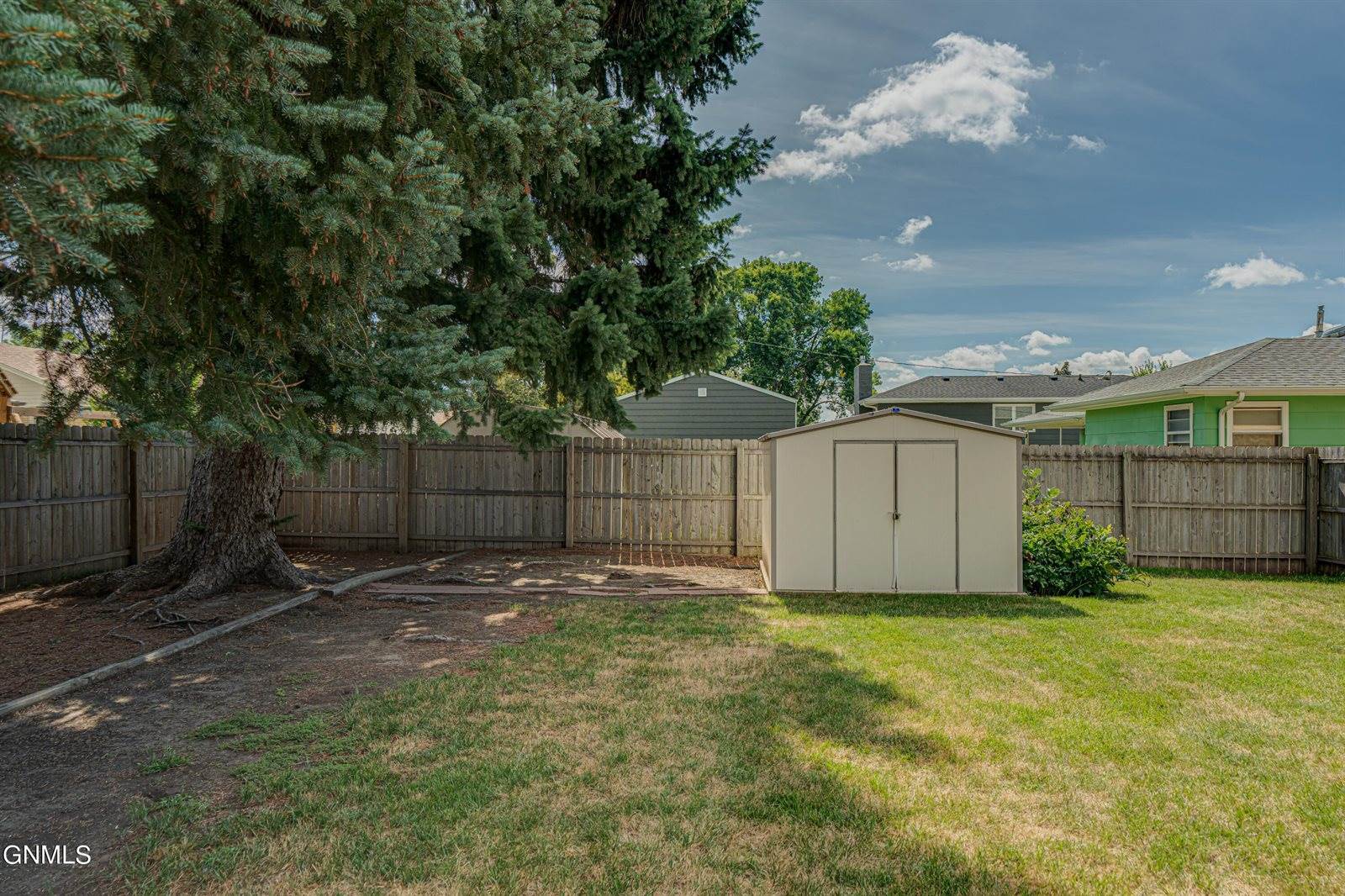 2109 2nd Street North, Bismarck, ND 58501