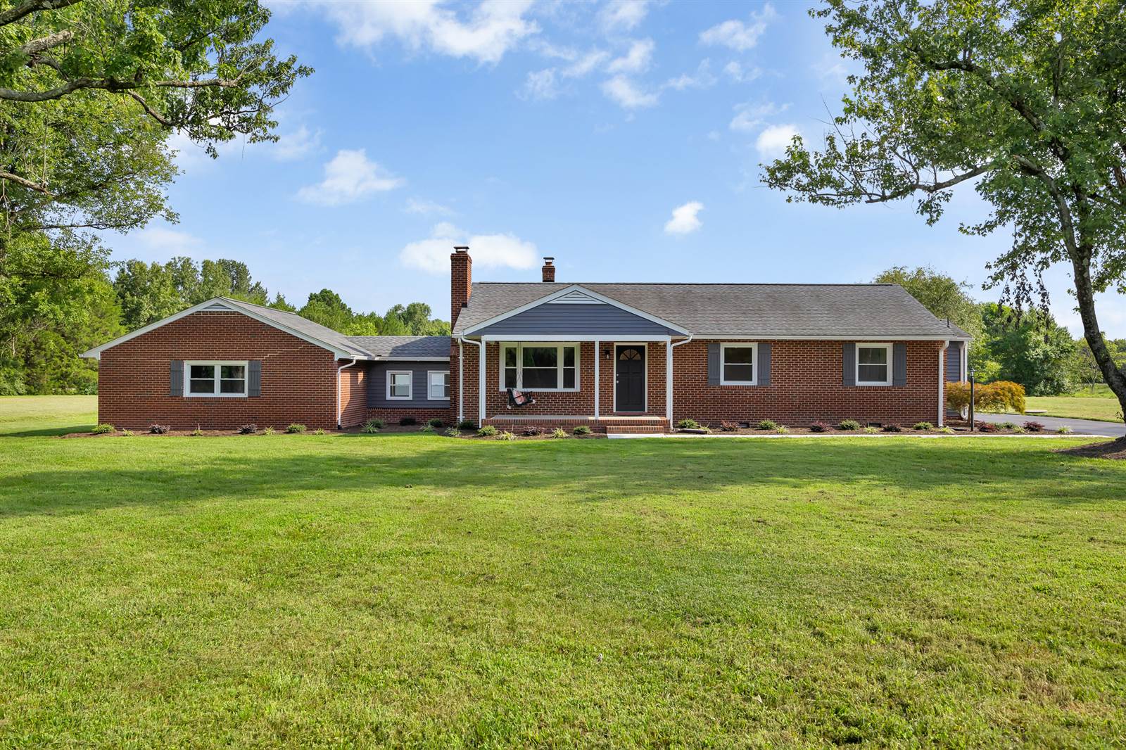 3379 Old Church Rd, Mechanicsville, VA 23111