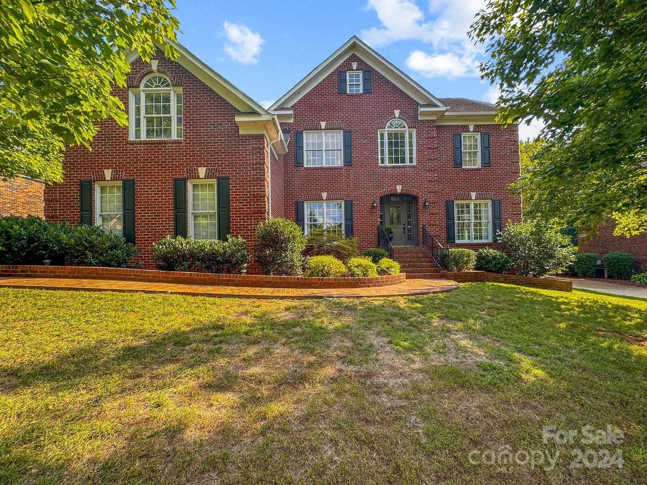 912 Robinbrook Lane, Waxhaw, NC 28173