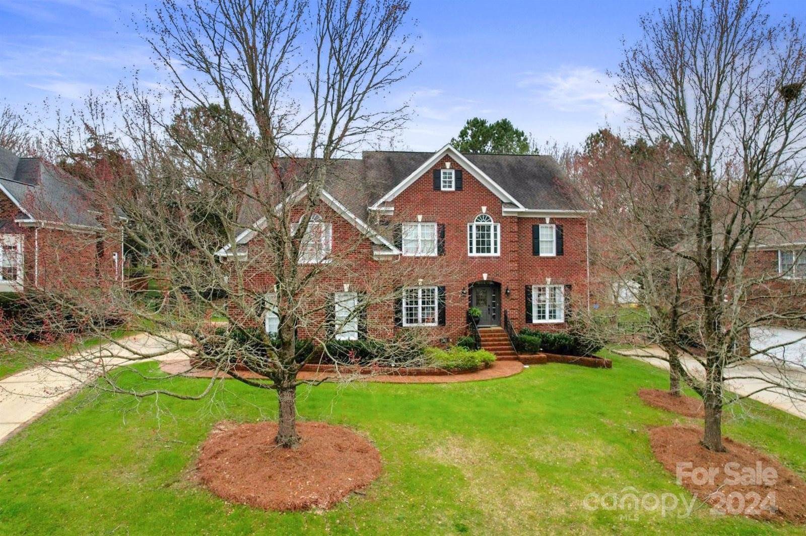 912 Robinbrook Lane, Waxhaw, NC 28173