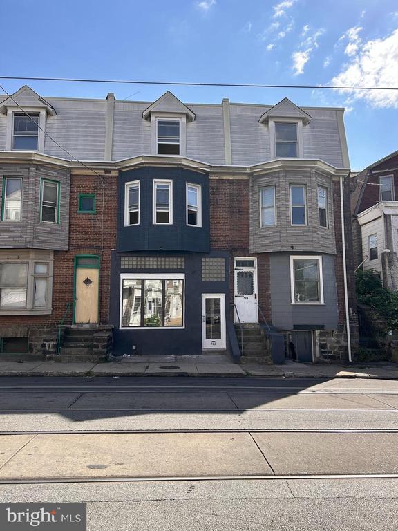 702 Main Street, Darby, PA 19023