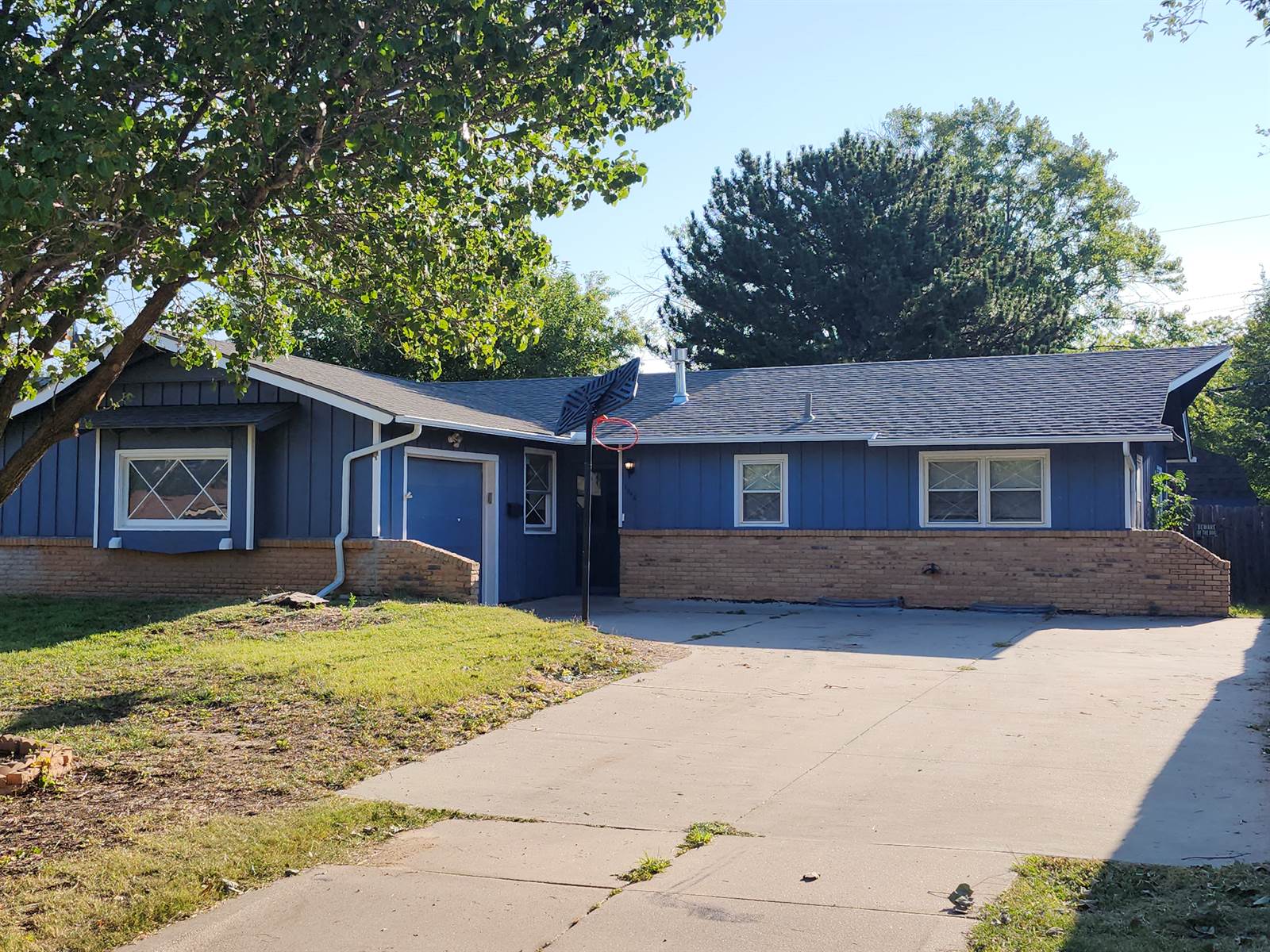 1046 South Wicker St, Wichita, KS 67207