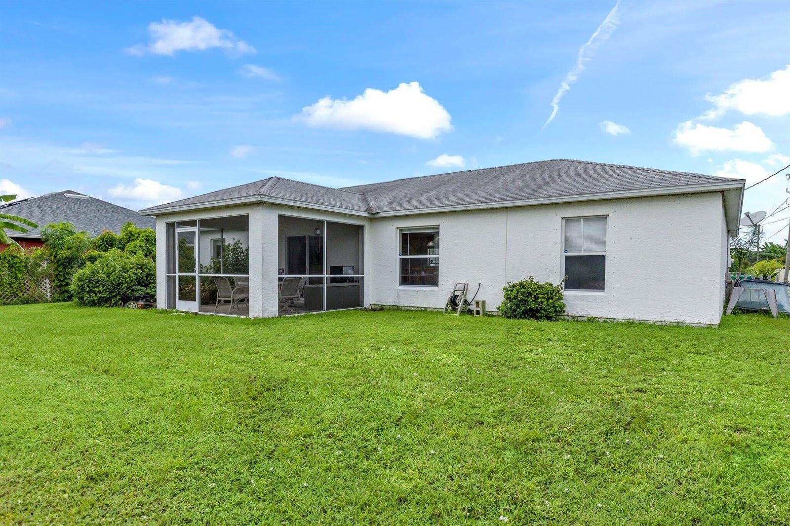 868 SW Trouville Avenue, Port Saint Lucie, FL 34953