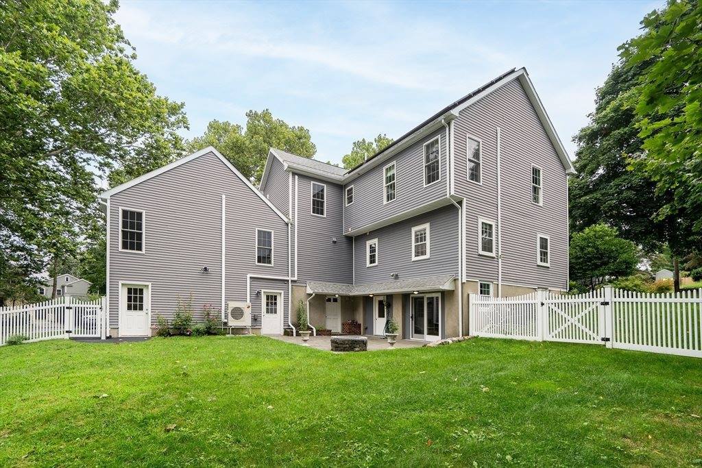 28 Kendall Rd, Lexington, MA 02421