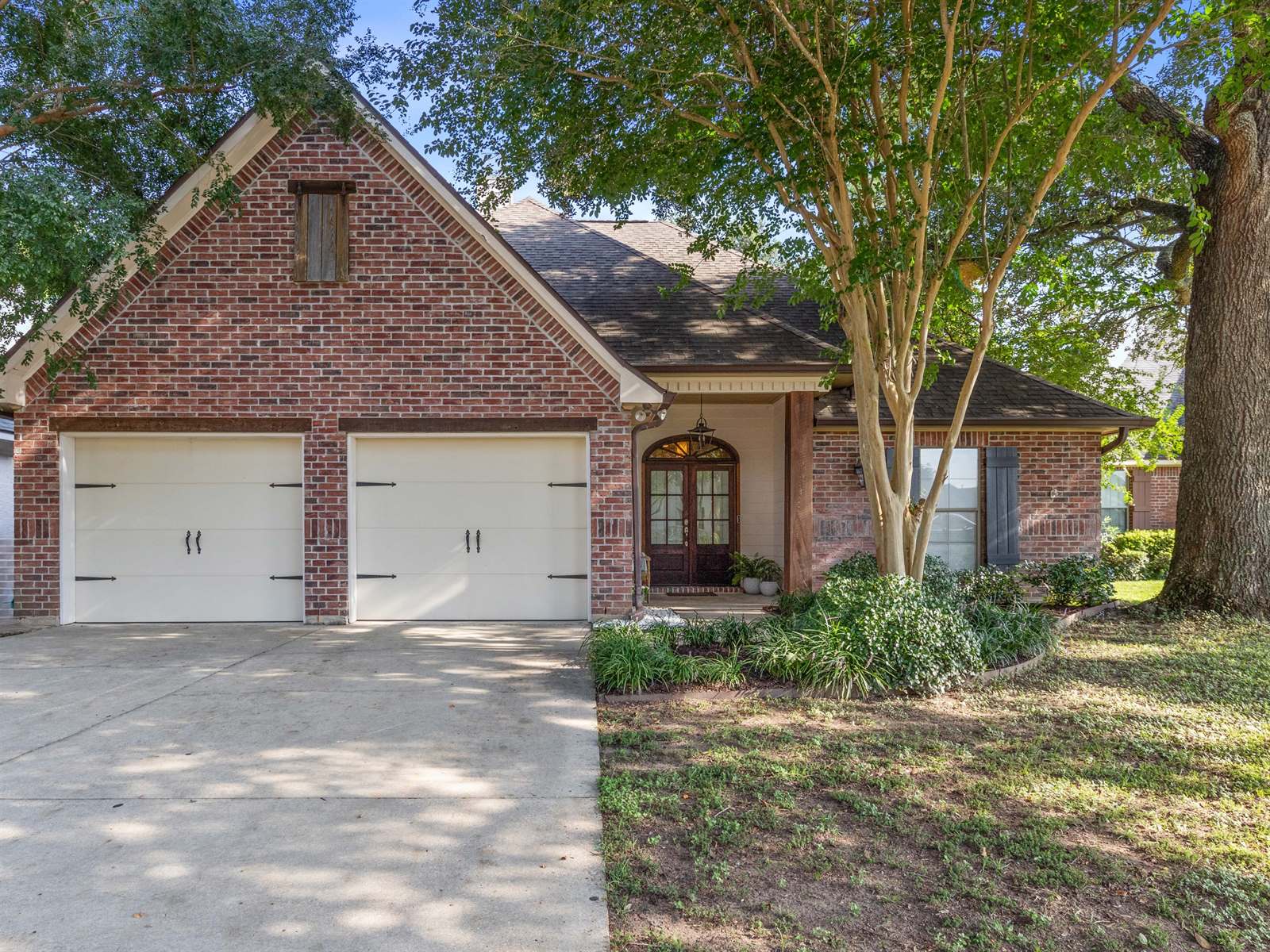 41 Oakthorn Court, Youngsville, LA 70592