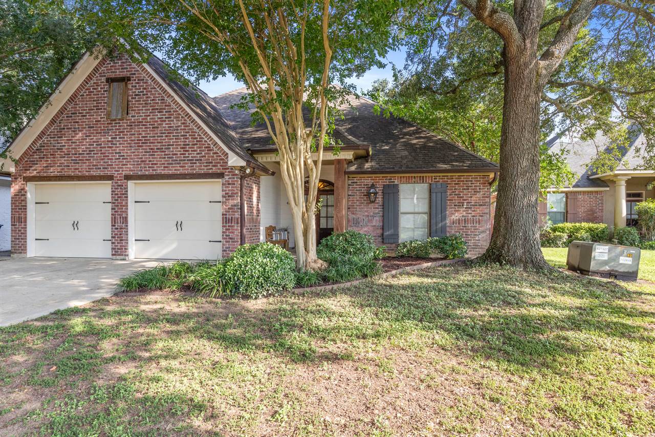 41 Oakthorn Court, Youngsville, LA 70592