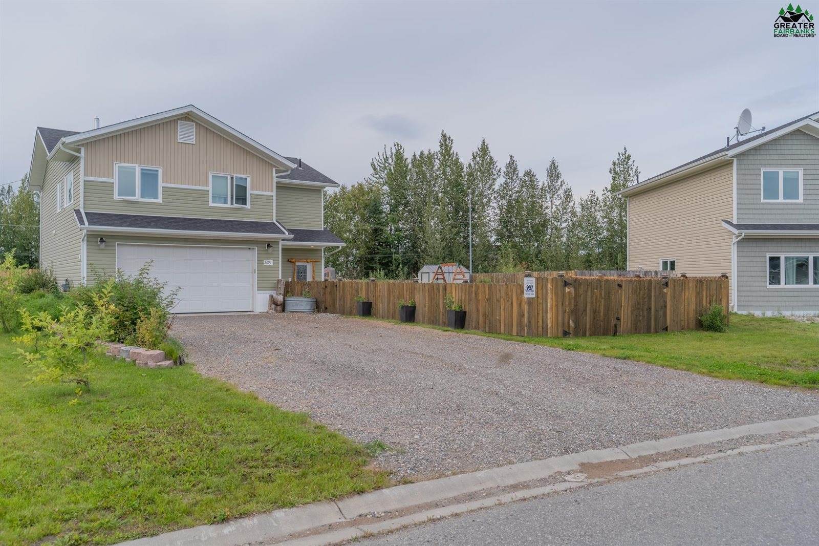 2691 Desert Eagle Loop, North Pole, AK 99705