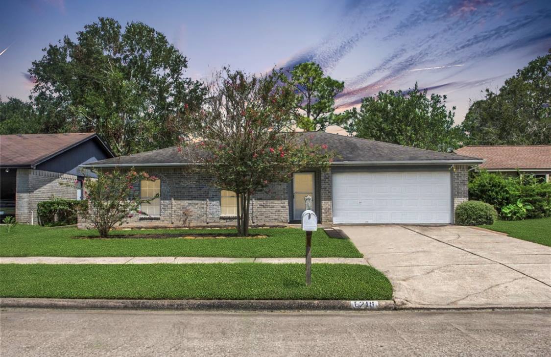 6218 Silver Leaf Drive, League City, TX 77573