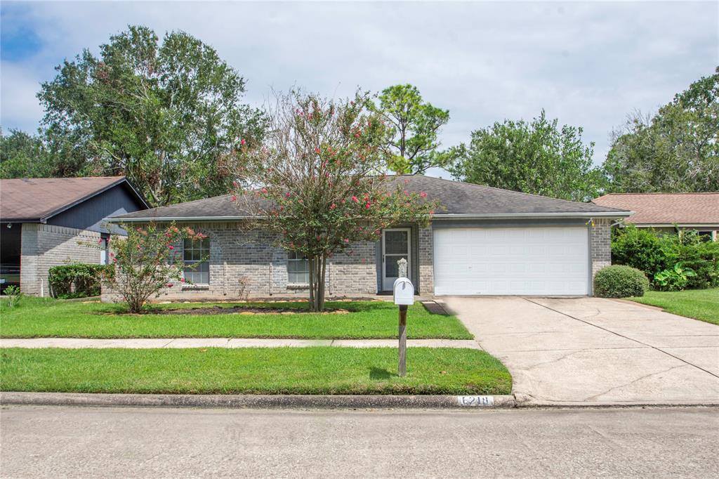 6218 Silver Leaf Drive, League City, TX 77573