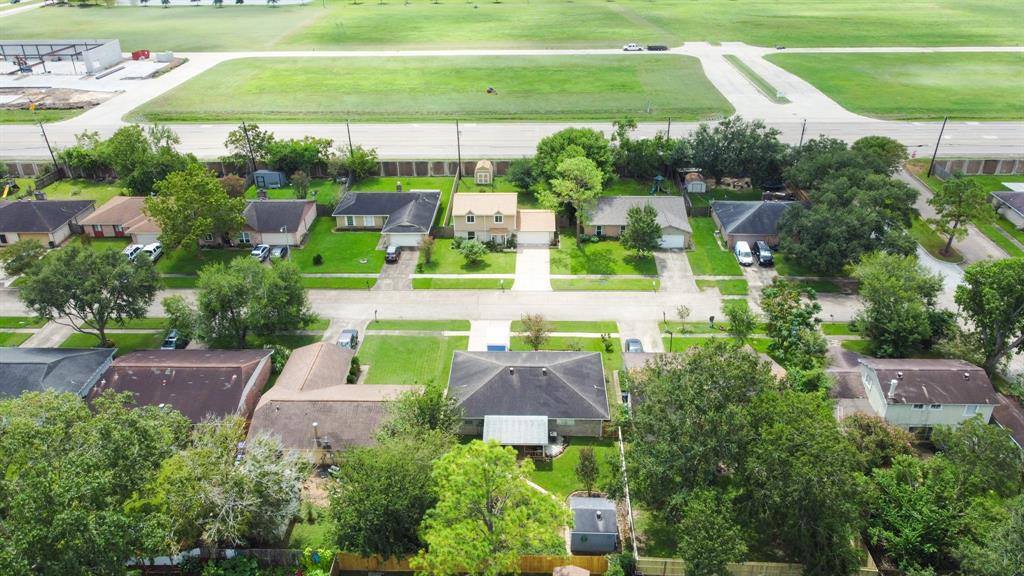 6218 Silver Leaf Drive, League City, TX 77573