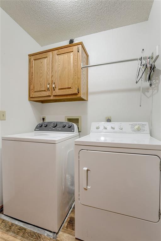 212 North Park Drive, Raymore, MO 64083