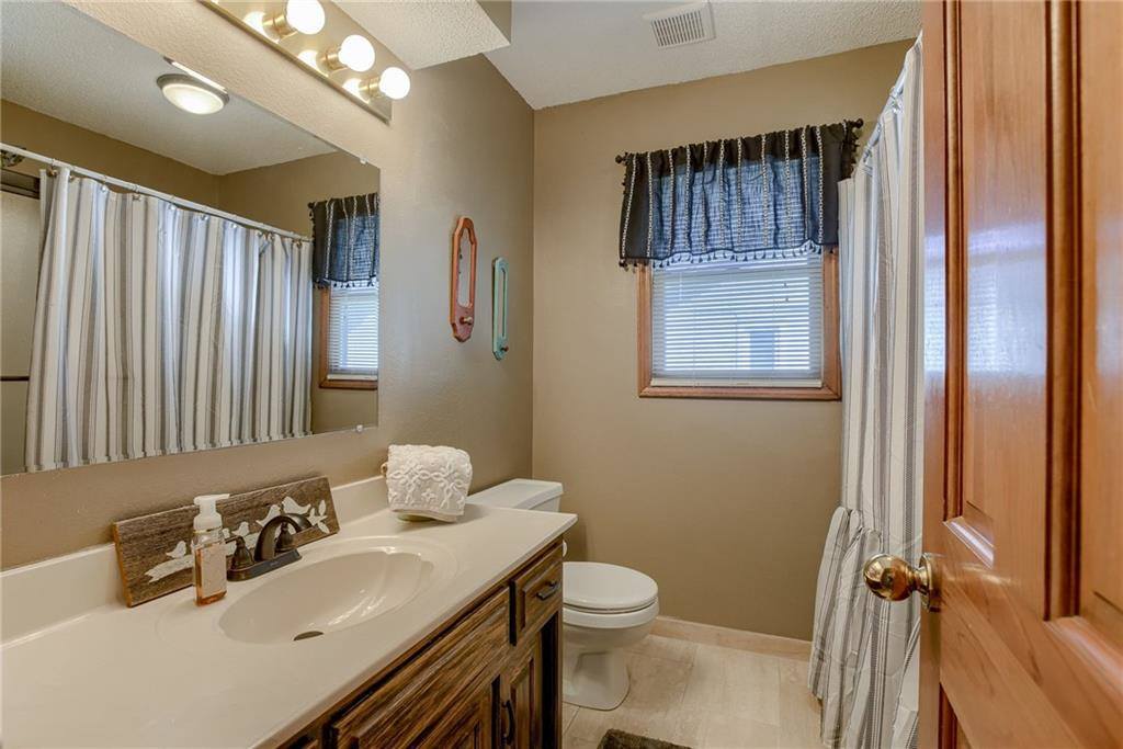 212 North Park Drive, Raymore, MO 64083