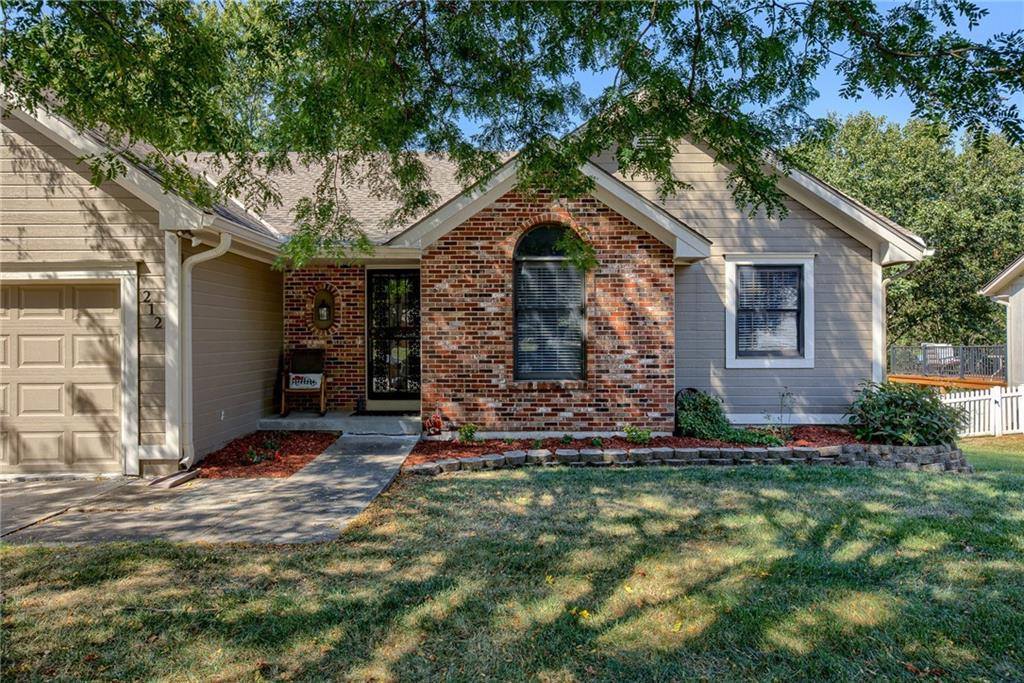 212 North Park Drive, Raymore, MO 64083
