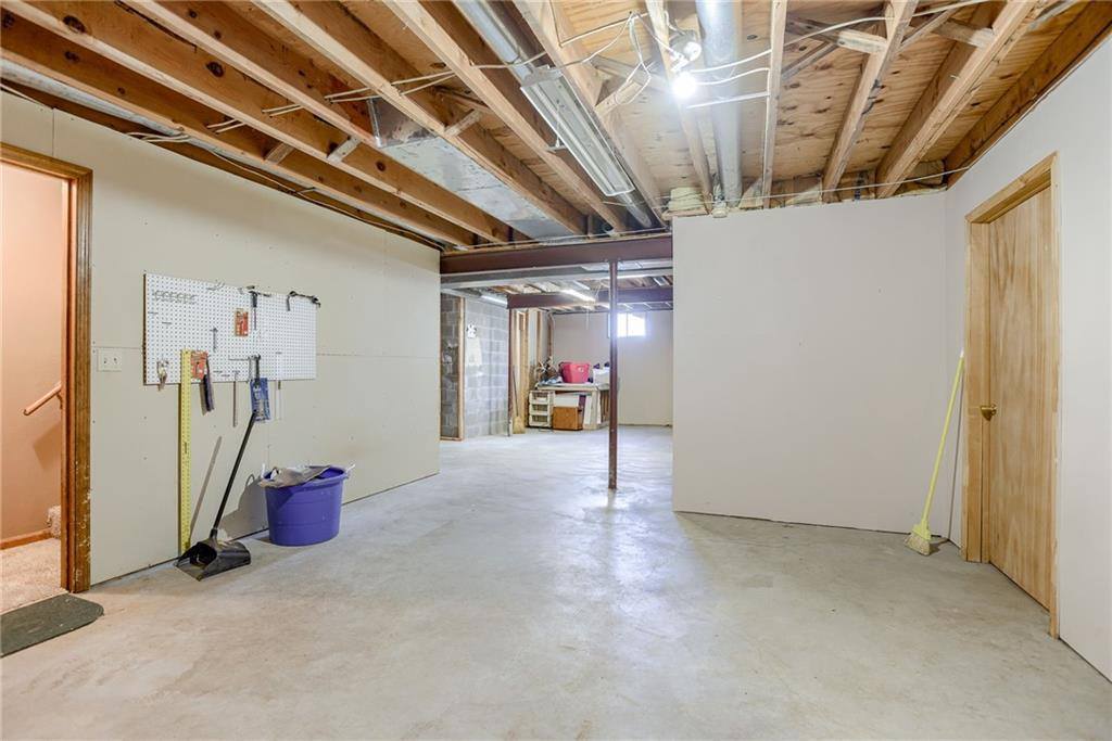 212 North Park Drive, Raymore, MO 64083