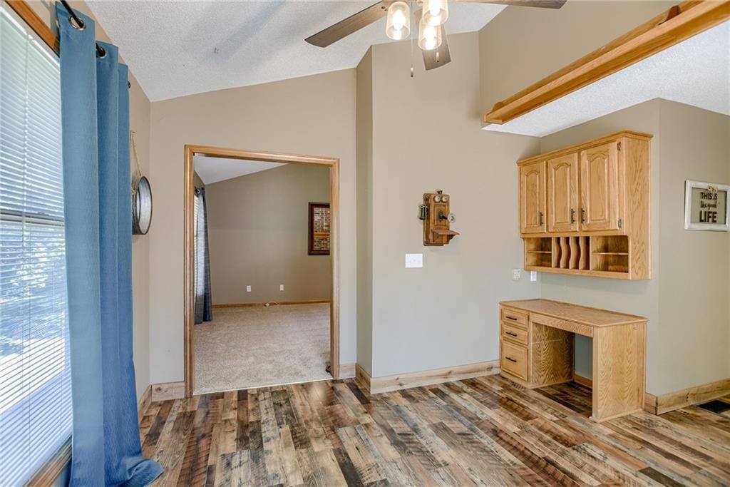 212 North Park Drive, Raymore, MO 64083