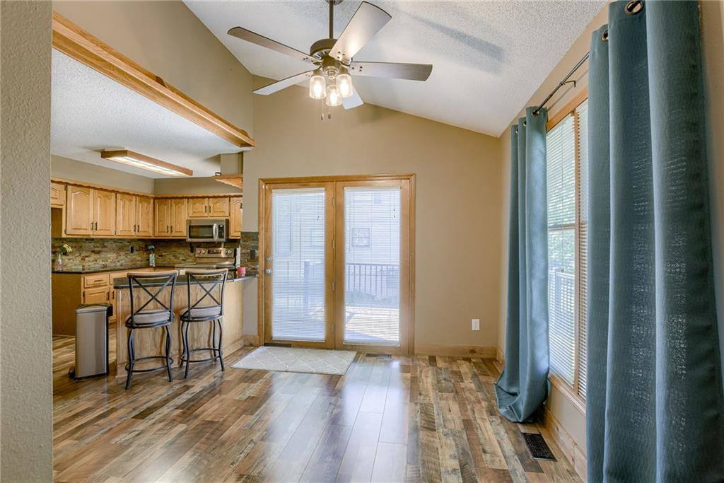 212 North Park Drive, Raymore, MO 64083