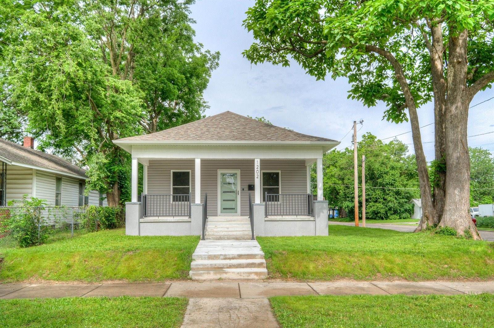 1202 South Connor Avenue, Joplin, MO 64801