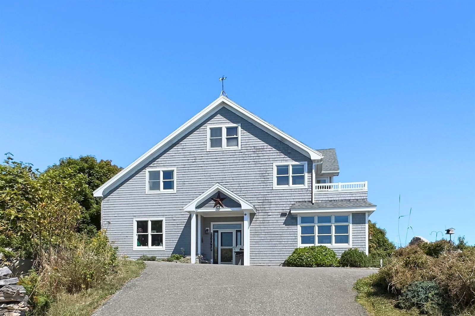 38 West Main Street, Vinalhaven, ME 04863