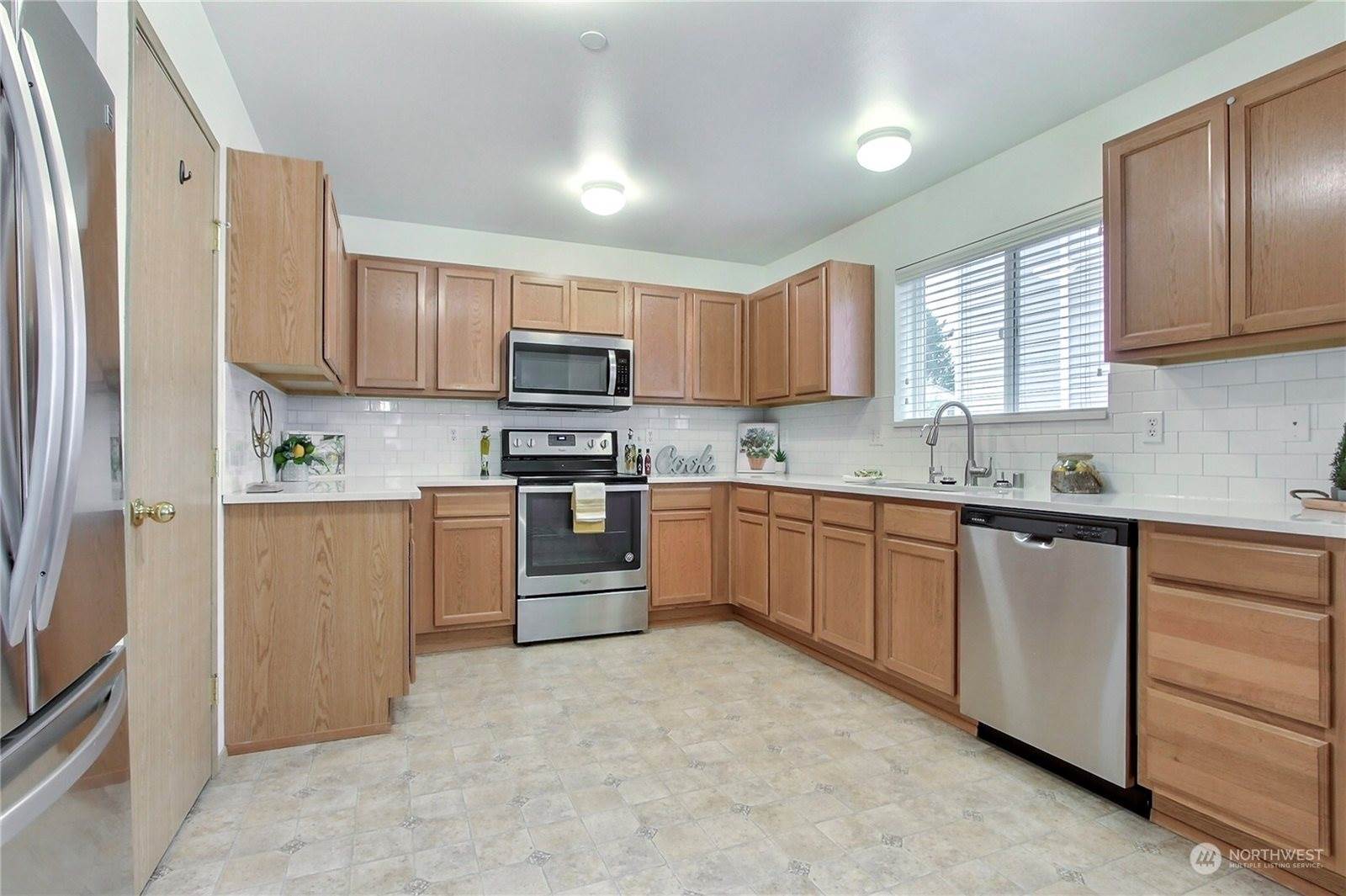 3086 Sheaser Way, Dupont, WA 98327