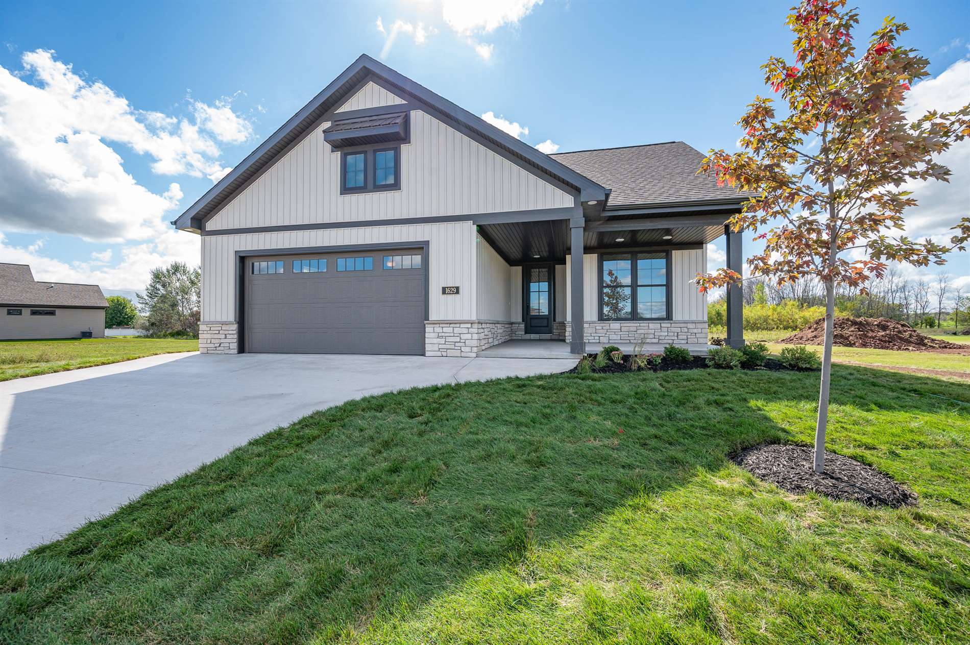 1629 North Honeysuckle Circle, De Pere, WI 54115