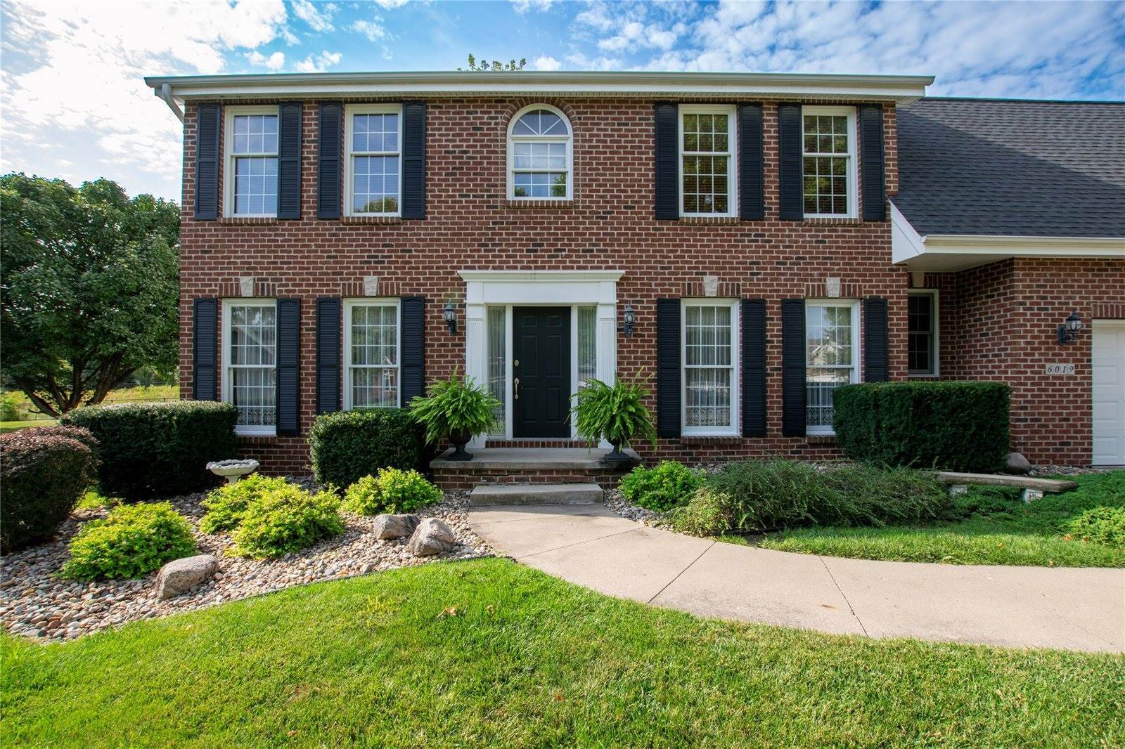 6019 Nottingham Drive, Johnston, IA 50131