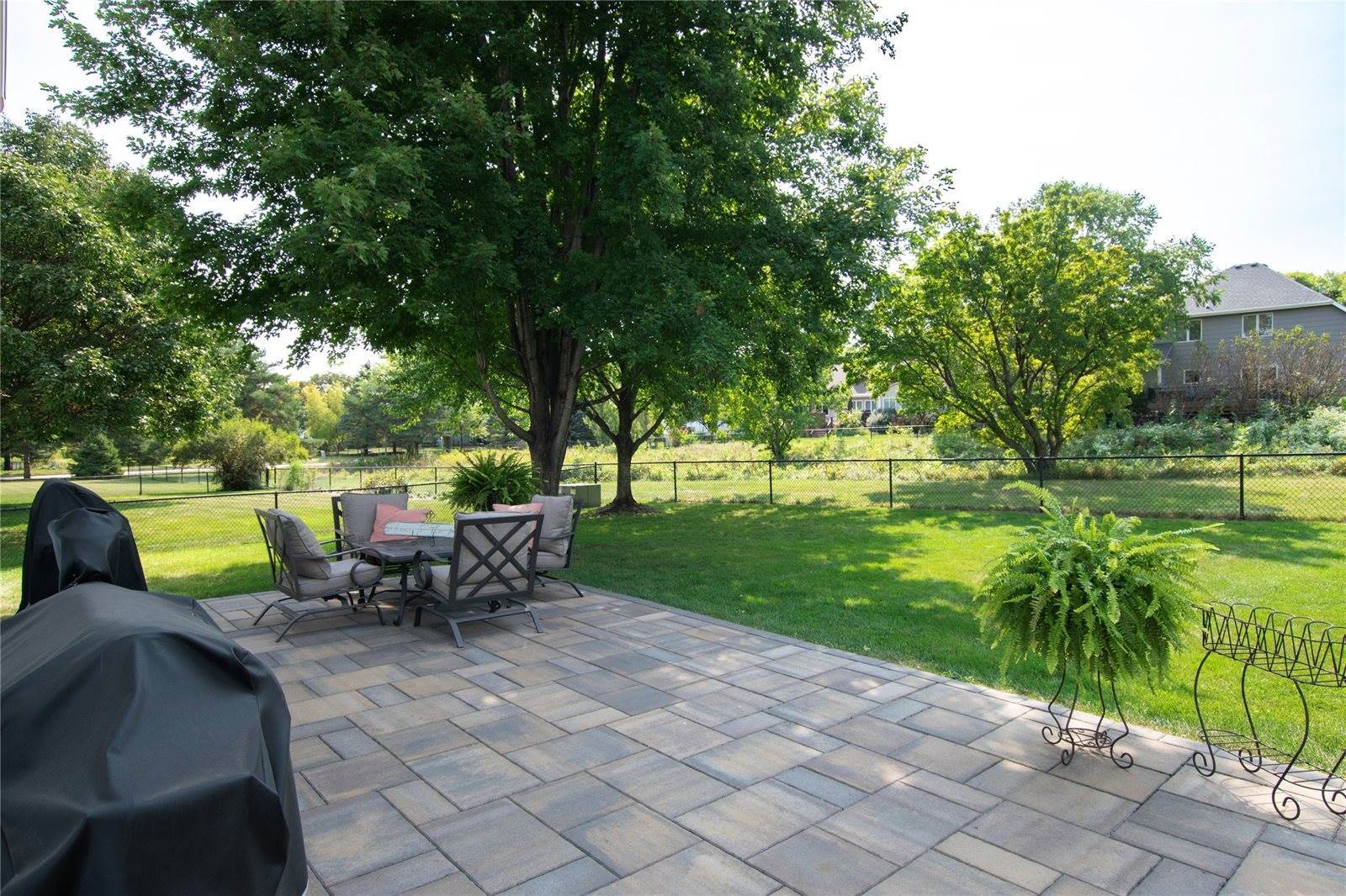 6019 Nottingham Drive, Johnston, IA 50131