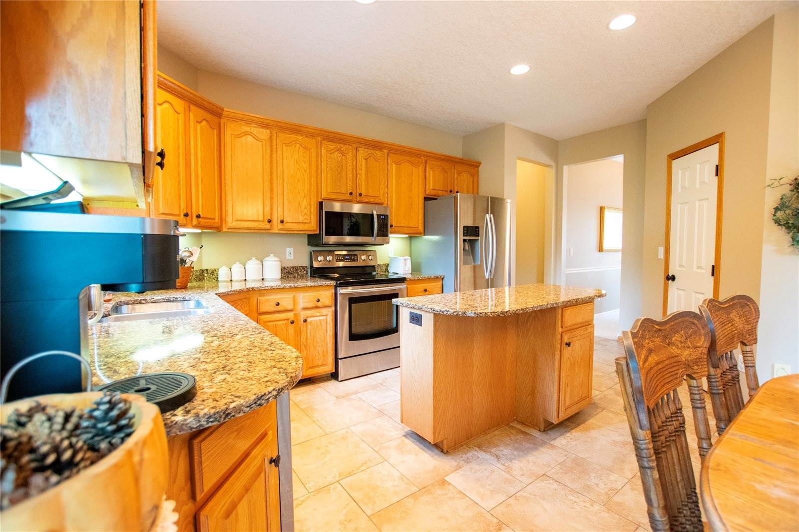 6019 Nottingham Drive, Johnston, IA 50131