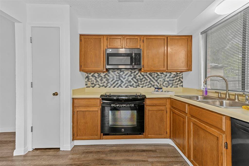 205 Lone Pine Court, Fort Worth, TX 76108