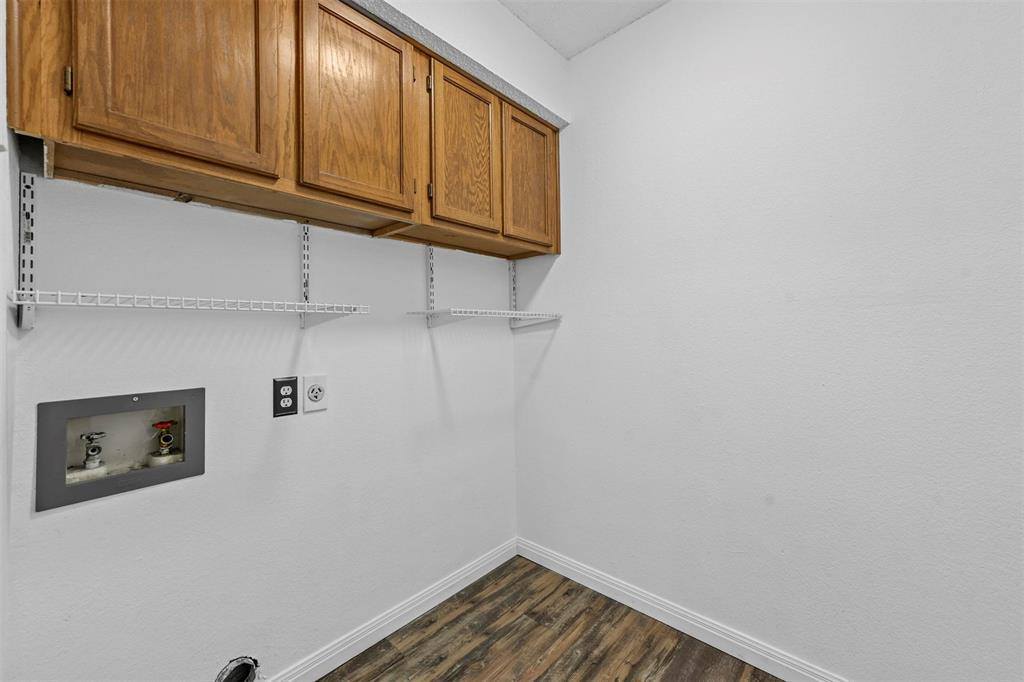 205 Lone Pine Court, Fort Worth, TX 76108