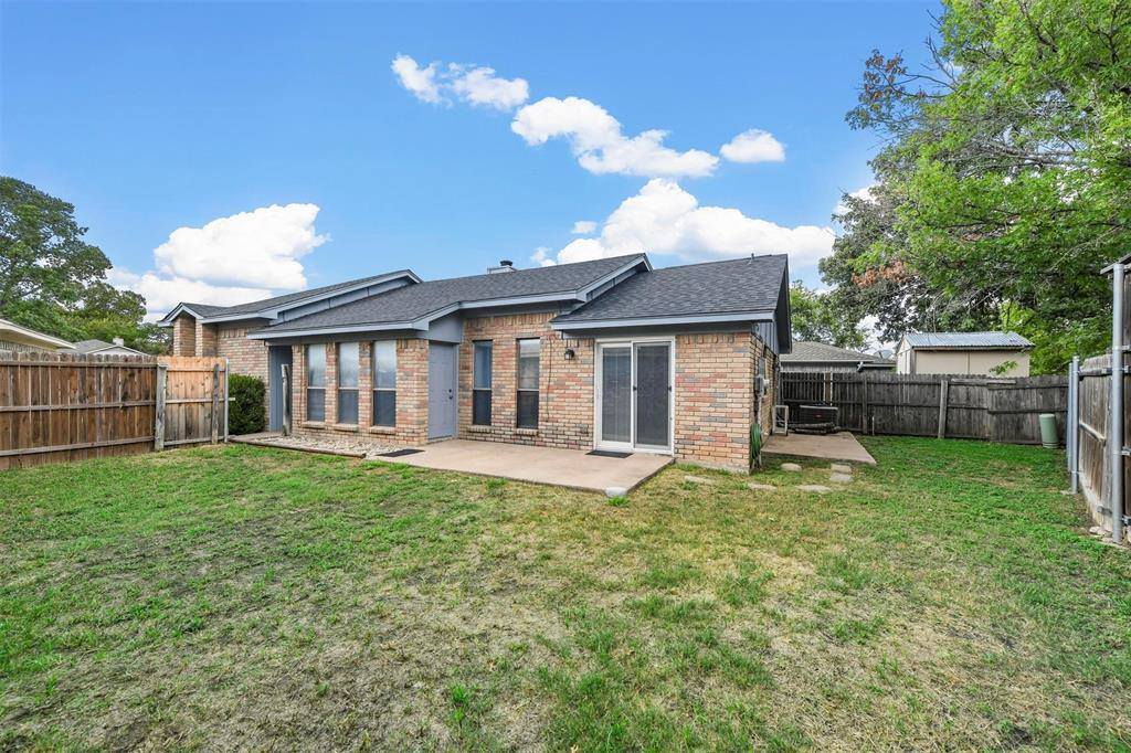 205 Lone Pine Court, Fort Worth, TX 76108