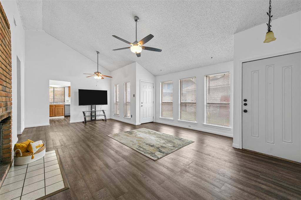 205 Lone Pine Court, Fort Worth, TX 76108