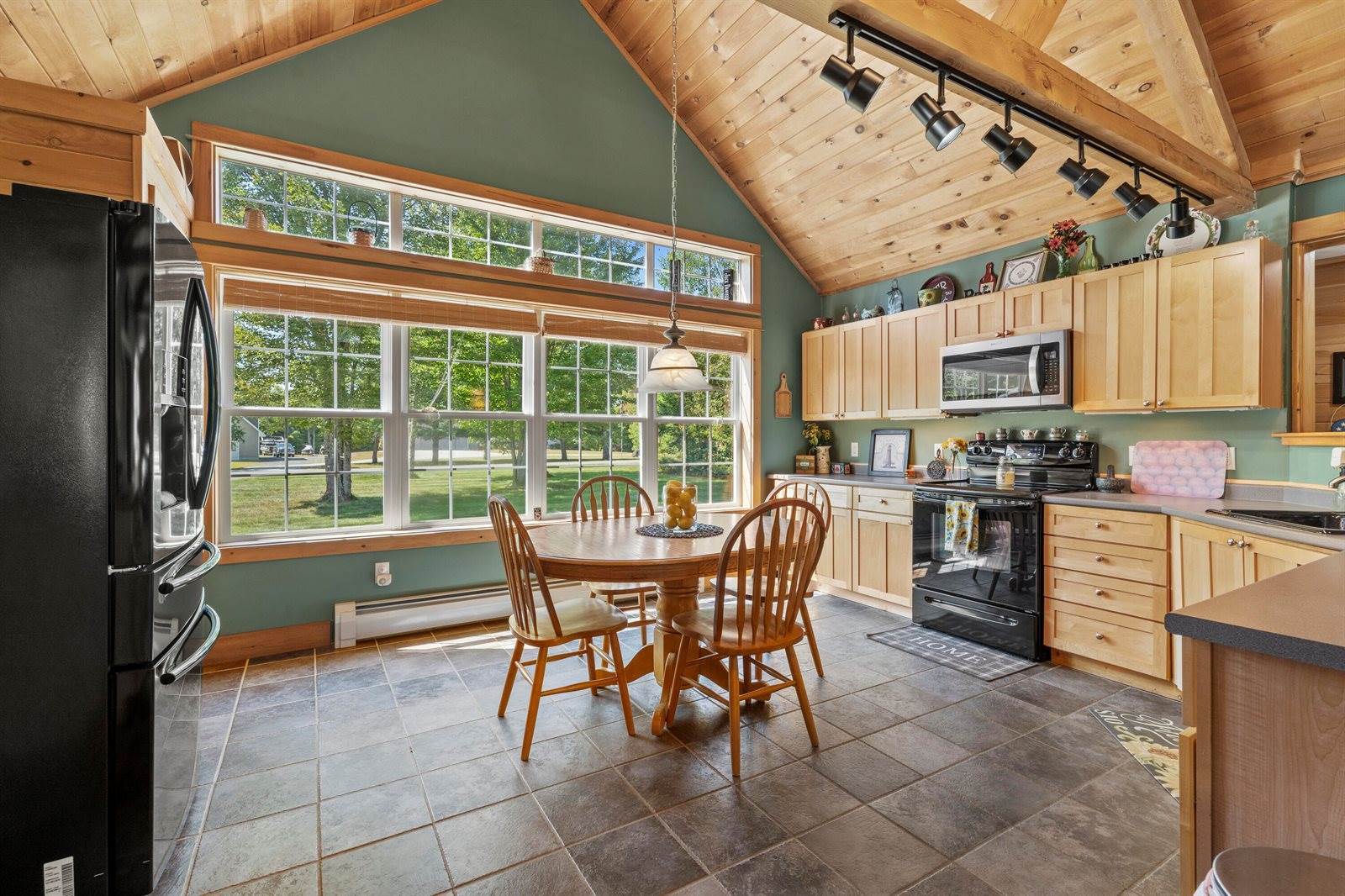 192 Ten Road, Bradley, ME 04411