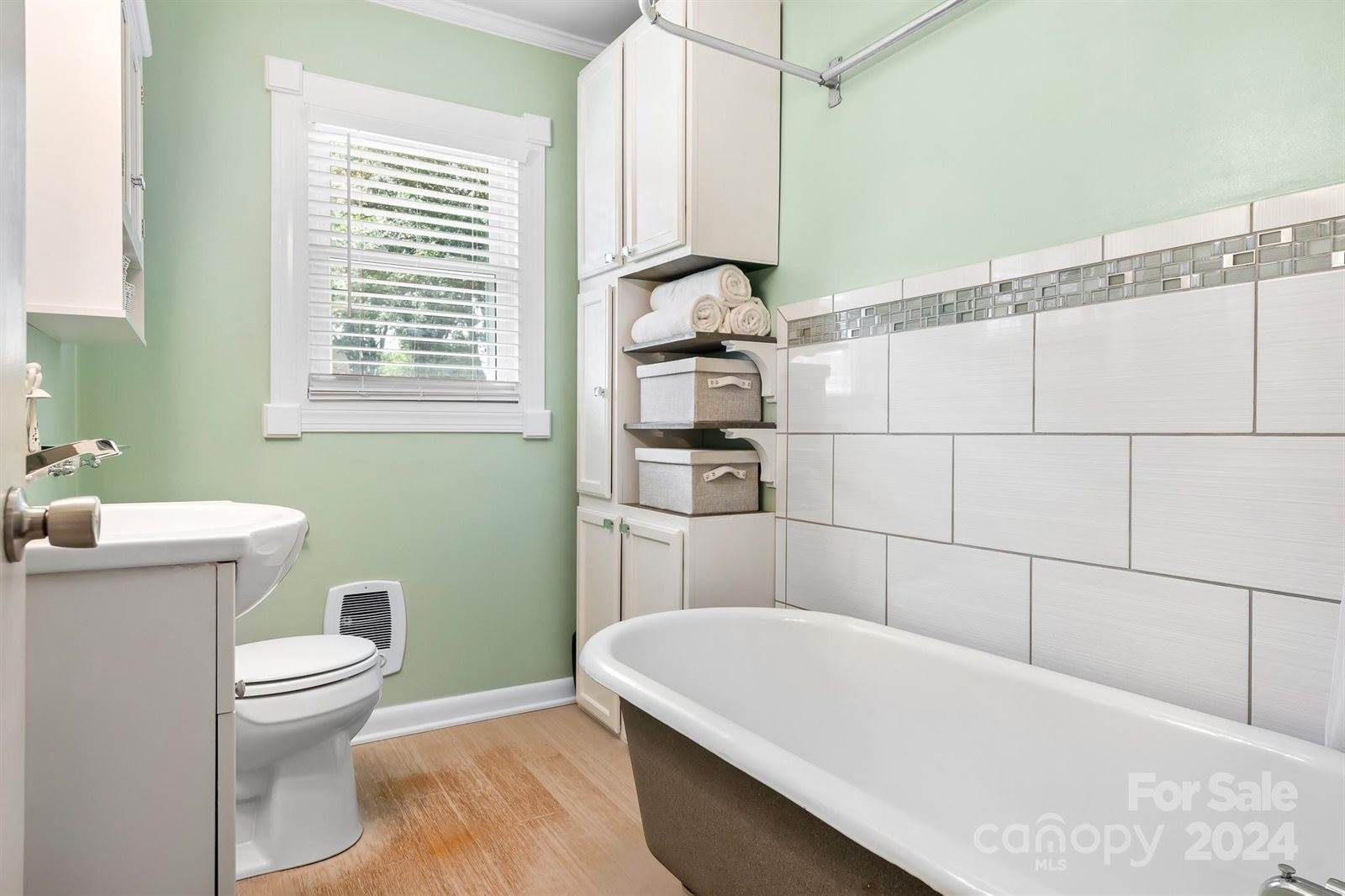 233 Alexis Lucia Road, Alexis, NC 28006