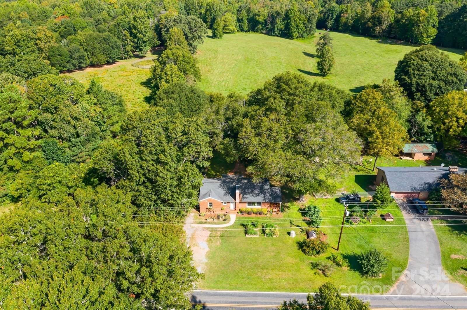 233 Alexis Lucia Road, Alexis, NC 28006