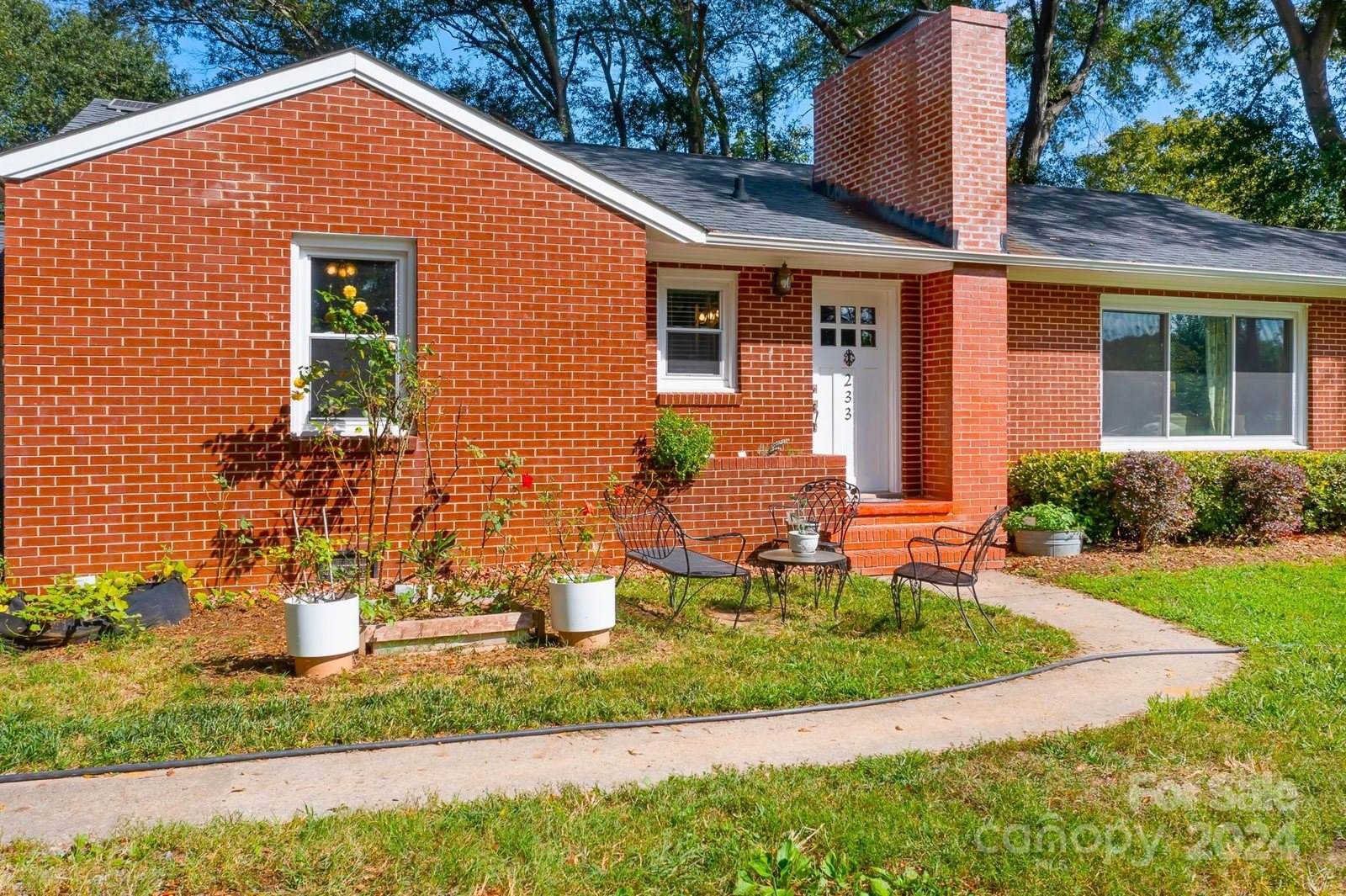 233 Alexis Lucia Road, Alexis, NC 28006