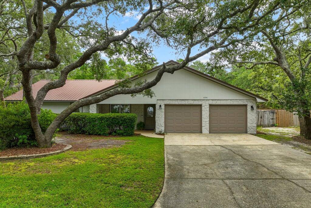 606 East Greenwood Cove, Niceville, FL 32578