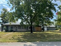 1506 W Mound, Carthage, MO 64836