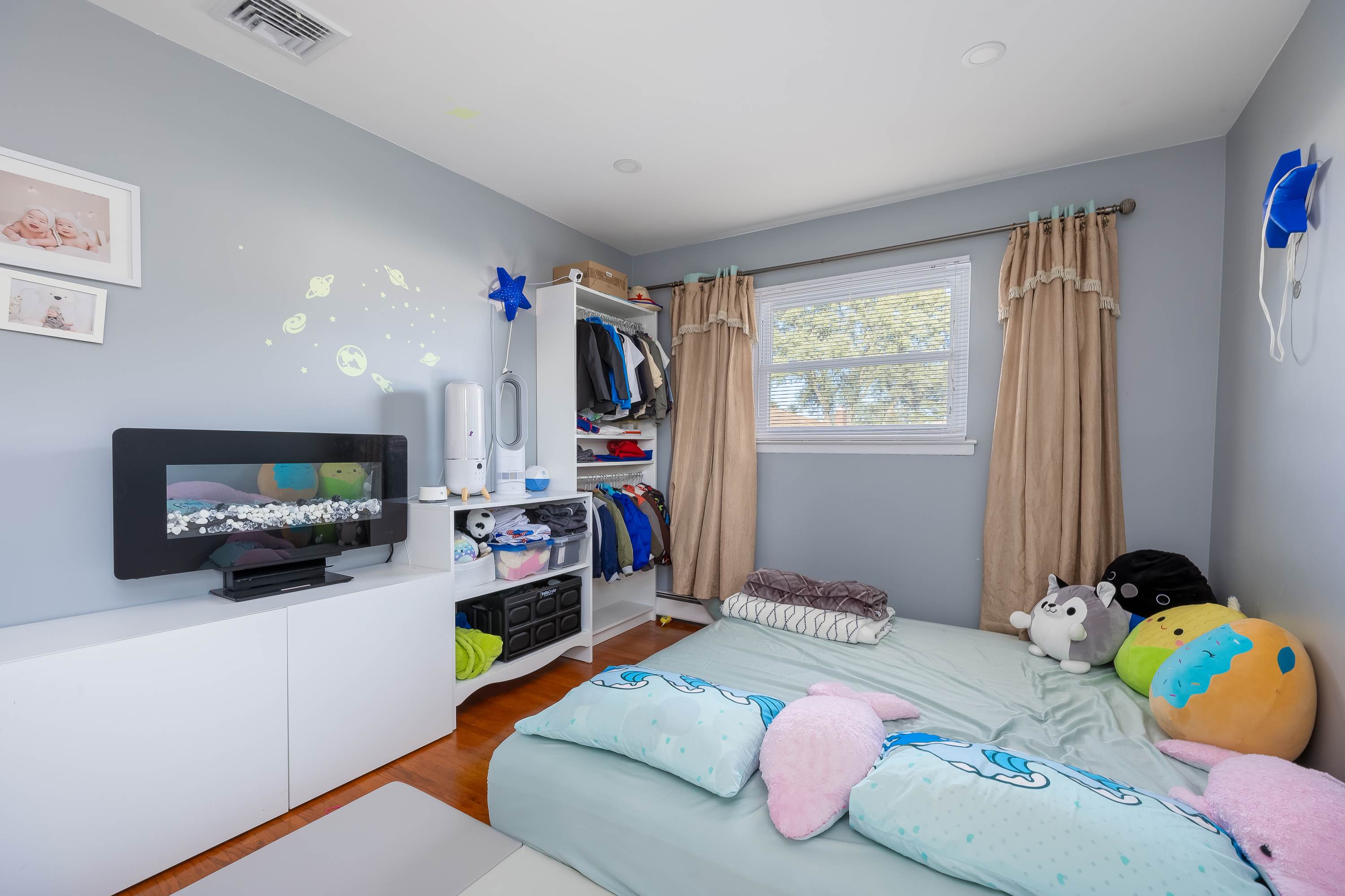 4 Taft Ave, bethpage, NY 11714