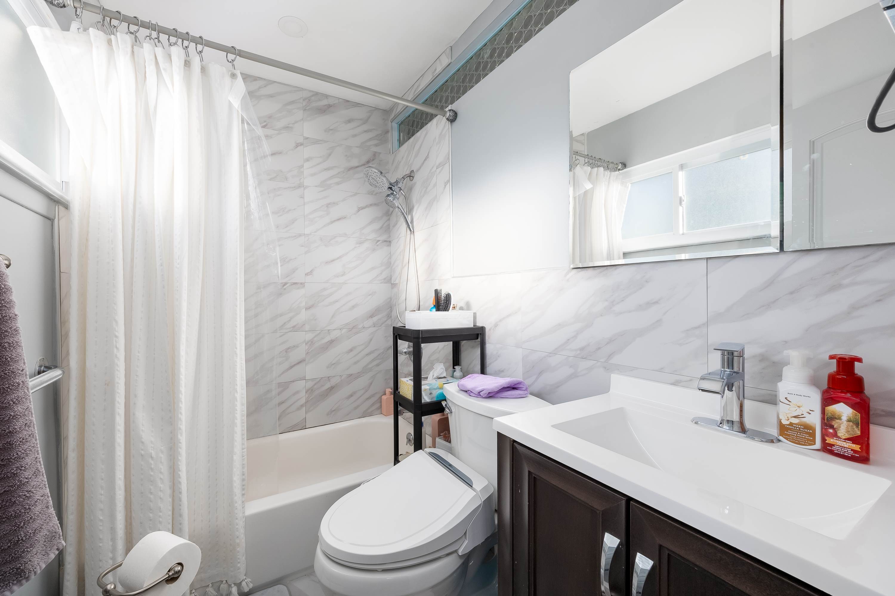 4 Taft Ave, bethpage, NY 11714