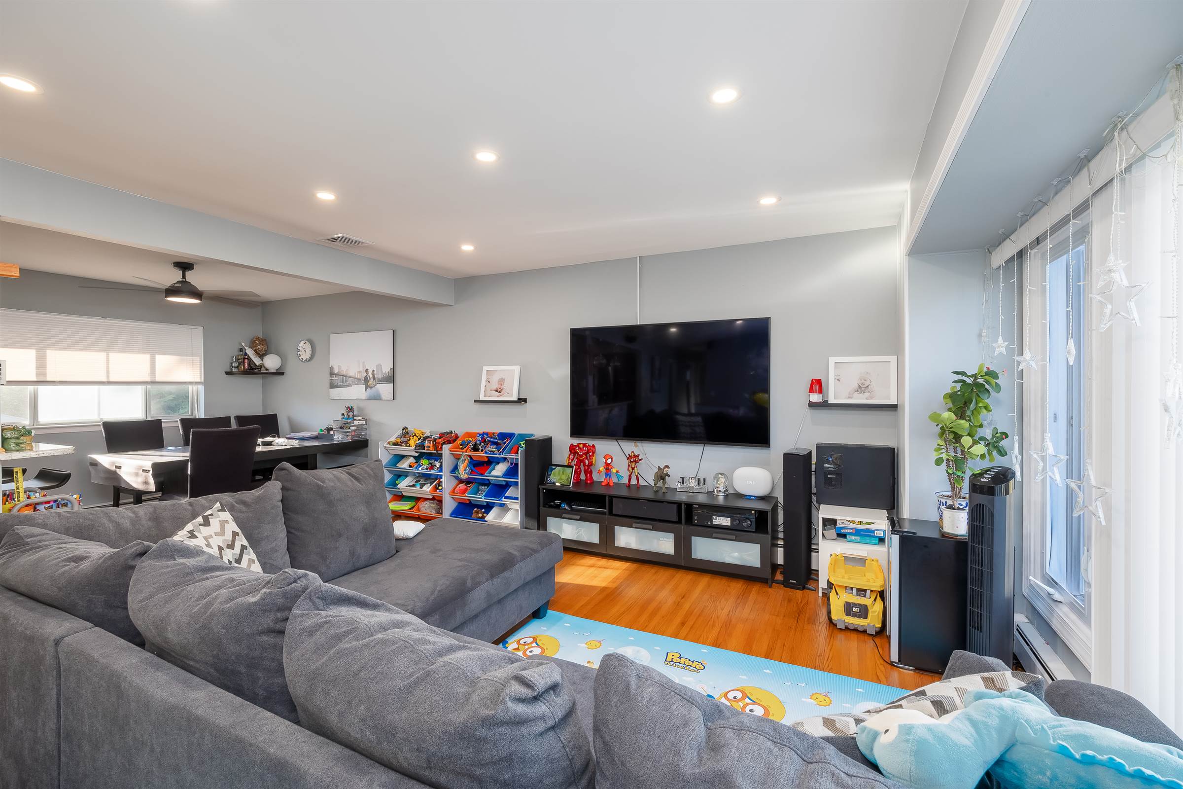 4 Taft Ave, bethpage, NY 11714