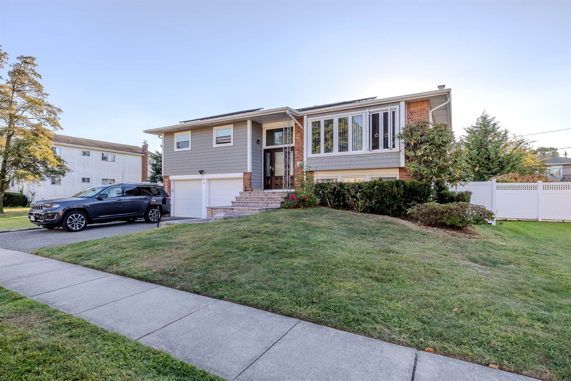 4 Taft Ave, bethpage, NY 11714