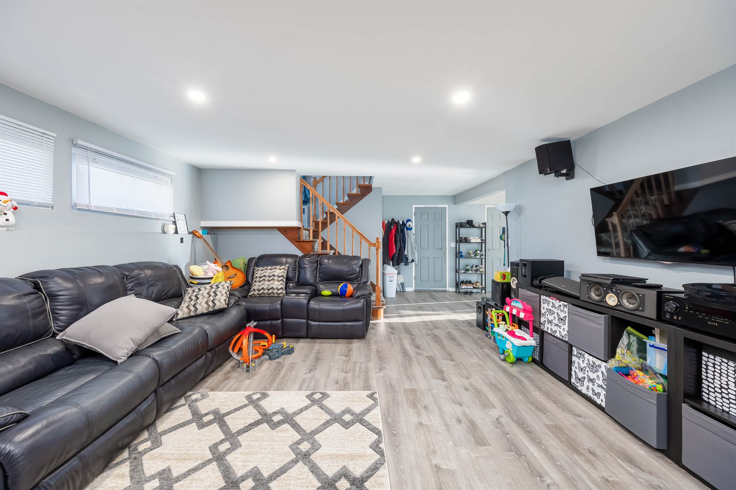 4 Taft Ave, bethpage, NY 11714