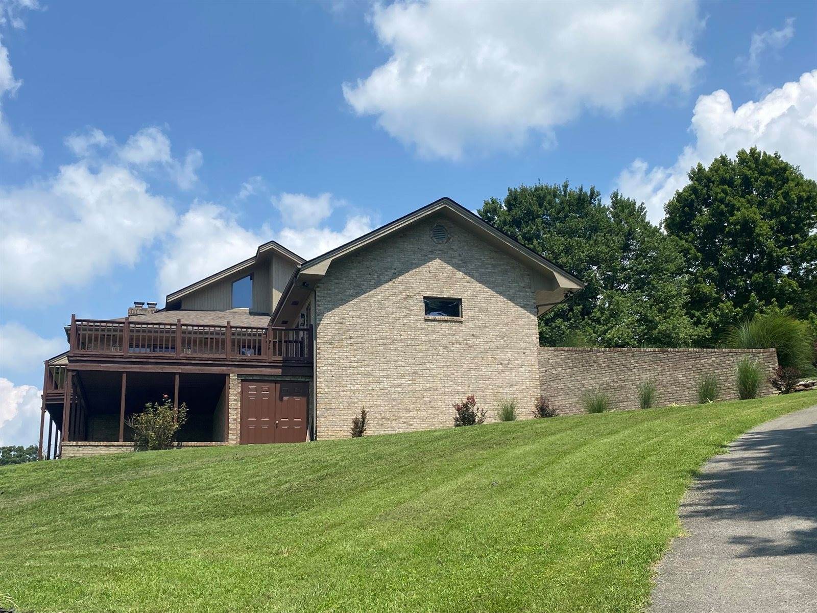 386 Cedar Ridge Drive, London, KY 40744