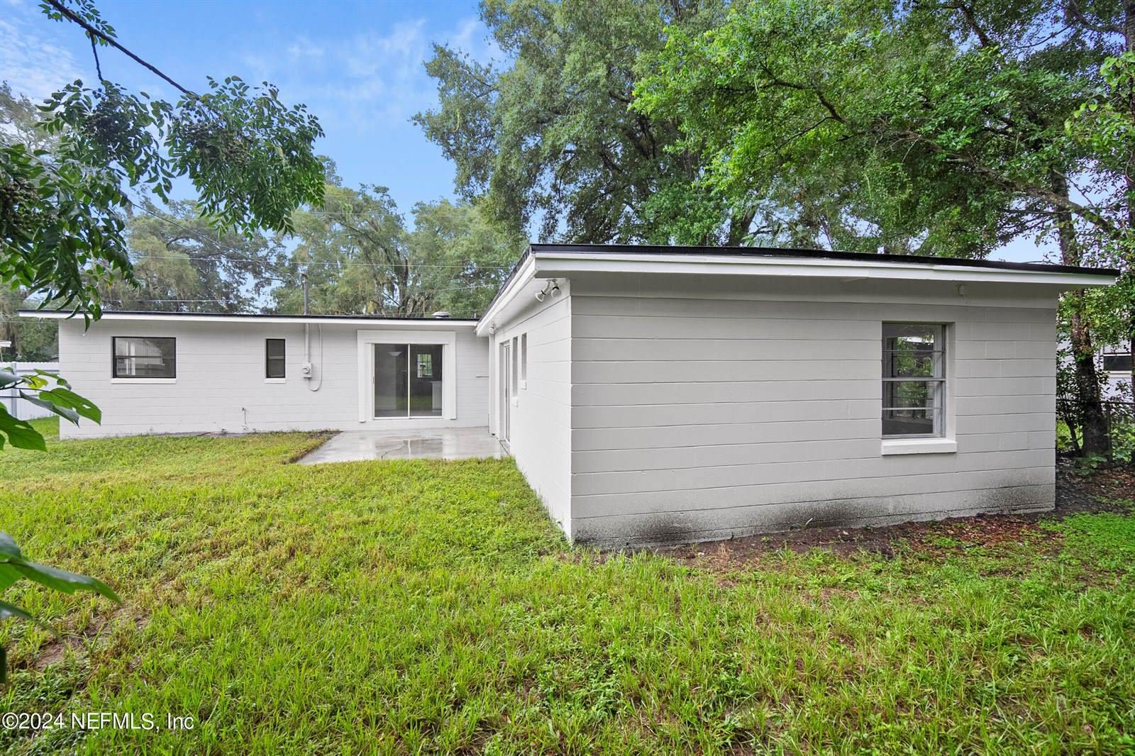 7151 North King Arthur Road, Jacksonville, FL 32211